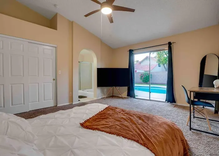 Pool Fireplace 5 Mi From West Gate Holiday home *