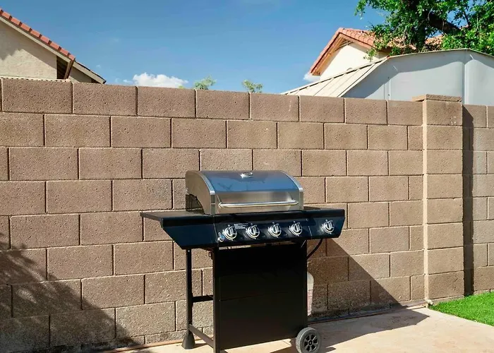 Pool Fireplace 5 Mi From West Gate *